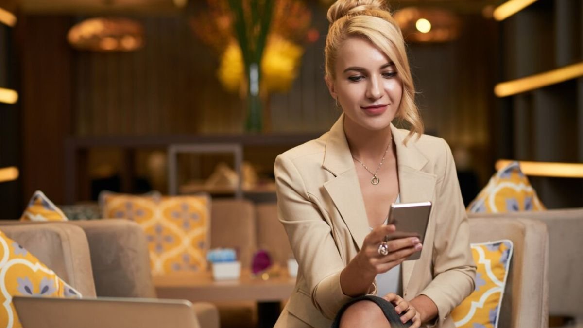 Luuxly.com: Redefining the Digital Luxury Shopping Experience